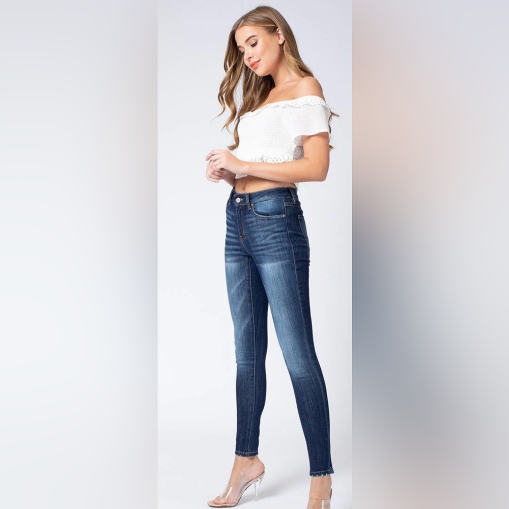 Kancan skinny mid rise estilo jeans